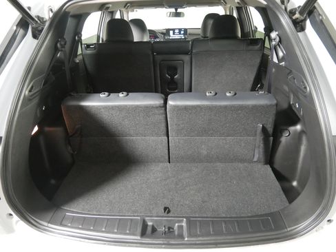 Used 2024 Mitsubishi Outlander SE image 18