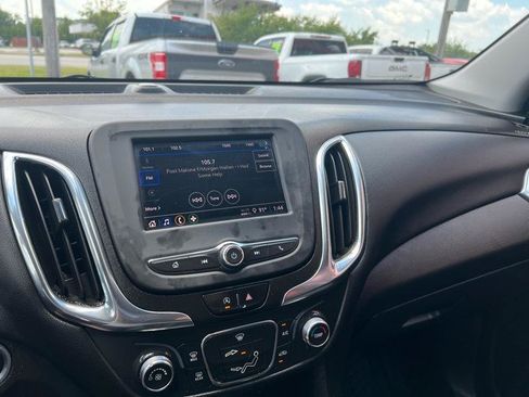 Used 2022 Chevrolet Equinox LT FWD image 16
