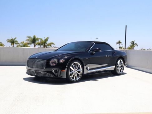 Certified 2020 Bentley Continental GT V8 AWD/4WD image 7