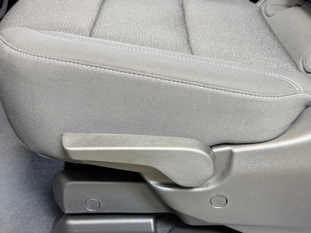 Used 2025 Chevrolet Traverse LT FWD image 21