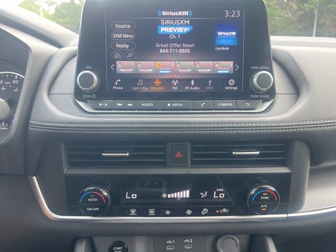Certified 2025 Nissan Rogue SV AWD/4WD image 6