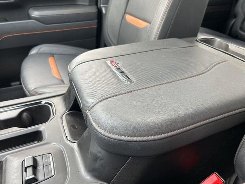 Used 2025 GMC Sierra 2500 AT4 image 35