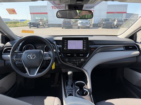 Used 2024 Toyota Camry LE AWD/4WD image 11
