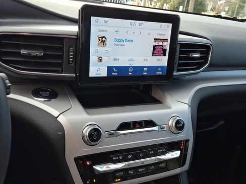 Used 2023 Ford Explorer XLT w/ Equipment Group 202A image 28