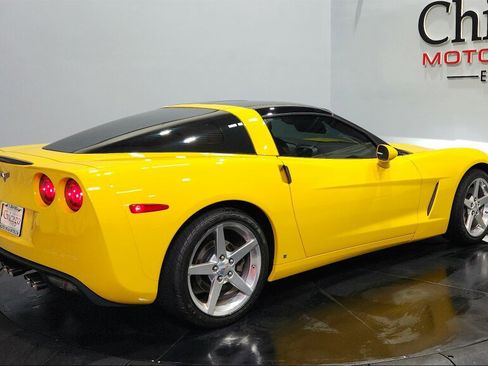Used 2006 Chevrolet Corvette Coupe w/ Preferred Equipment Group RWD image 22