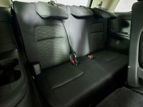 Used 2024 Nissan Pathfinder SV FWD image 36