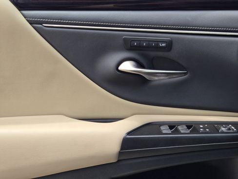 Used 2020 Lexus ES 300h w/ Premium Package FWD image 20
