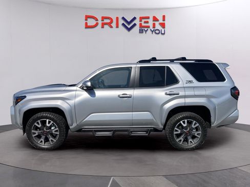 Used 2025 Toyota 4Runner TRD Sport Premium image 3