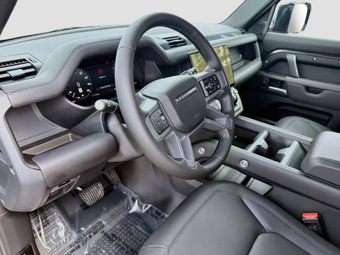 New 2026 Land Rover Defender 110 X-Dynamic SE AWD/4WD image 25