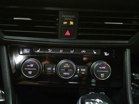 Used 2022 Volkswagen Jetta SE FWD image 26
