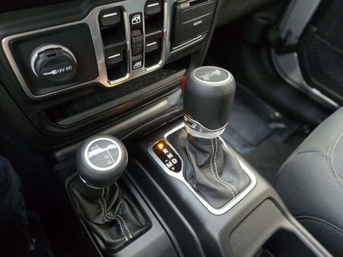 Used 2021 Jeep Wrangler Unlimited Sahara w/ Cold Weather Group image 32