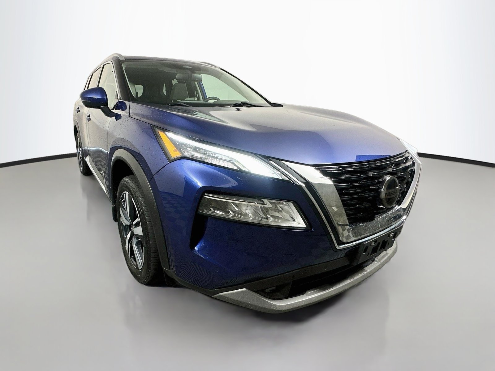 Used 2021 Nissan Rogue SL w/ Premium Package FWD image 1