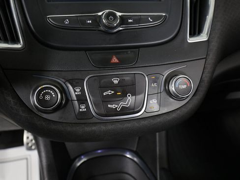 Used 2016 Chevrolet Malibu LT FWD image 36