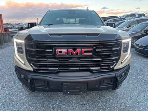 Used 2023 GMC Sierra 1500 AT4X image 5