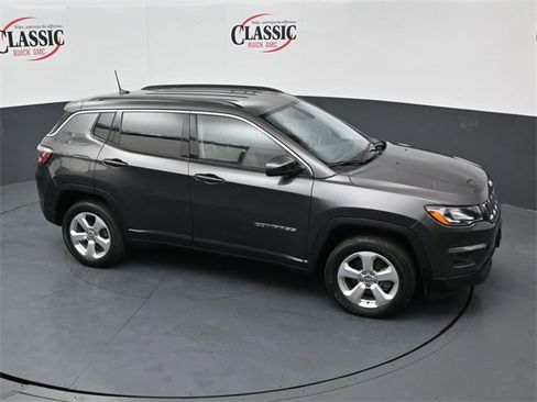 Used 2020 Jeep Compass Latitude w/ Cold Weather Group image 18