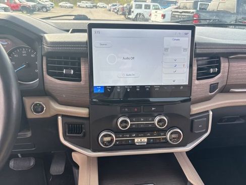 Used 2023 Ford Expedition Limited image 31