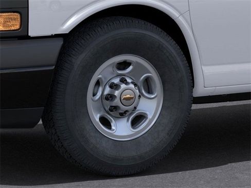 New 2025 Chevrolet Express 3500 w/ Driver Convenience Package image 9