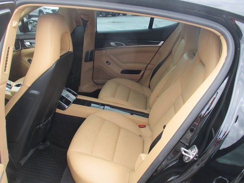 Used 2013 Porsche Panamera image 11