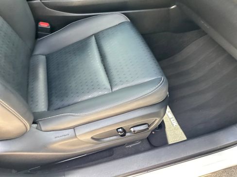 Used 2021 Lexus UX 200 w/ Accessory Package (Z2) FWD image 38