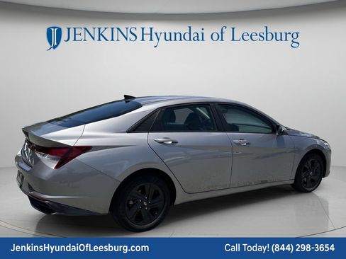 Certified 2023 Hyundai Elantra SEL w/ Preferred Accessory Package FWD image 5