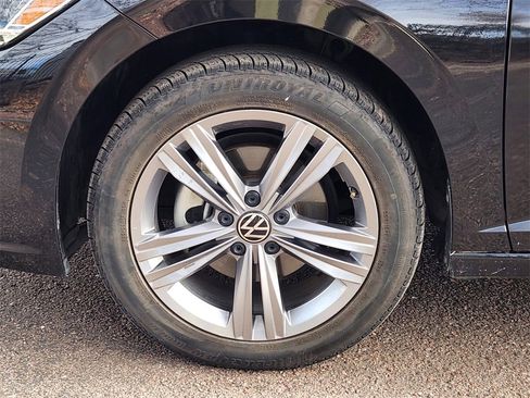 Used 2024 Volkswagen Jetta SE image 25