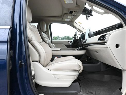 Used 2019 Lincoln Navigator L Reserve w/ Cargo Package AWD/4WD image 24
