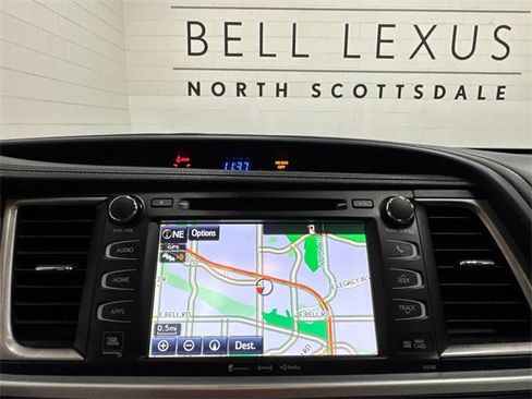 Used 2017 Toyota Highlander Limited image 16