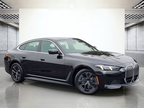 New 2026 BMW i4 eDrive40 w/ Premium Package RWD image 2