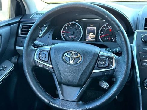 Used 2017 Toyota Camry SE image 25