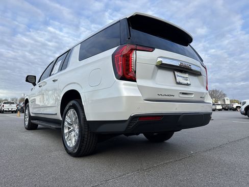 Used 2024 GMC Yukon XL SLT w/ SLT Luxury Package image 8