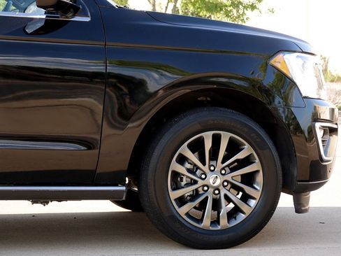 Used 2020 Ford Expedition Limited image 28