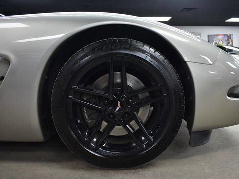 Used 2000 Chevrolet Corvette Coupe w/ Memory Pkg image 8