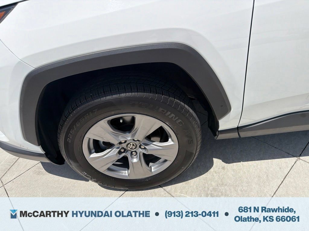 Used 2024 Toyota RAV4 XLE FWD image 16