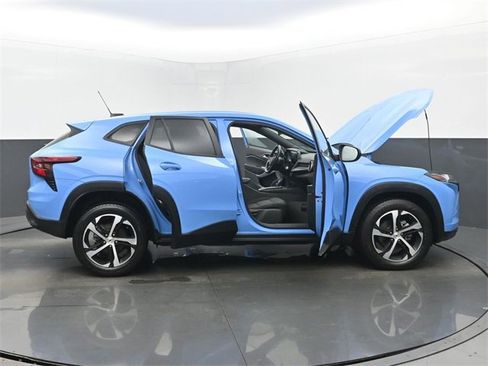 Certified 2024 Chevrolet Trax RS w/ Driver Confidence Package image 57