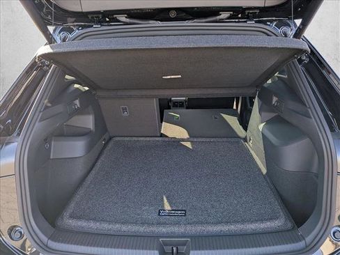 New 2026 Volkswagen Tiguan SEL R-Line image 6