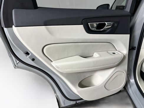 Used 2025 Volvo XC60 B5 Ultra w/ Protection Package Premier image 27