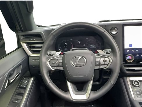 Used 2025 Lexus GX 550 image 40