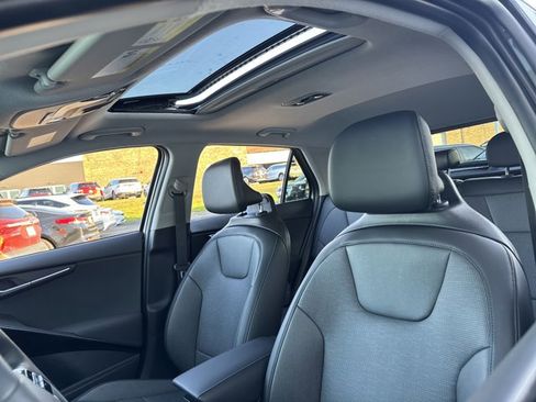 New 2025 Kia Niro SX image 20