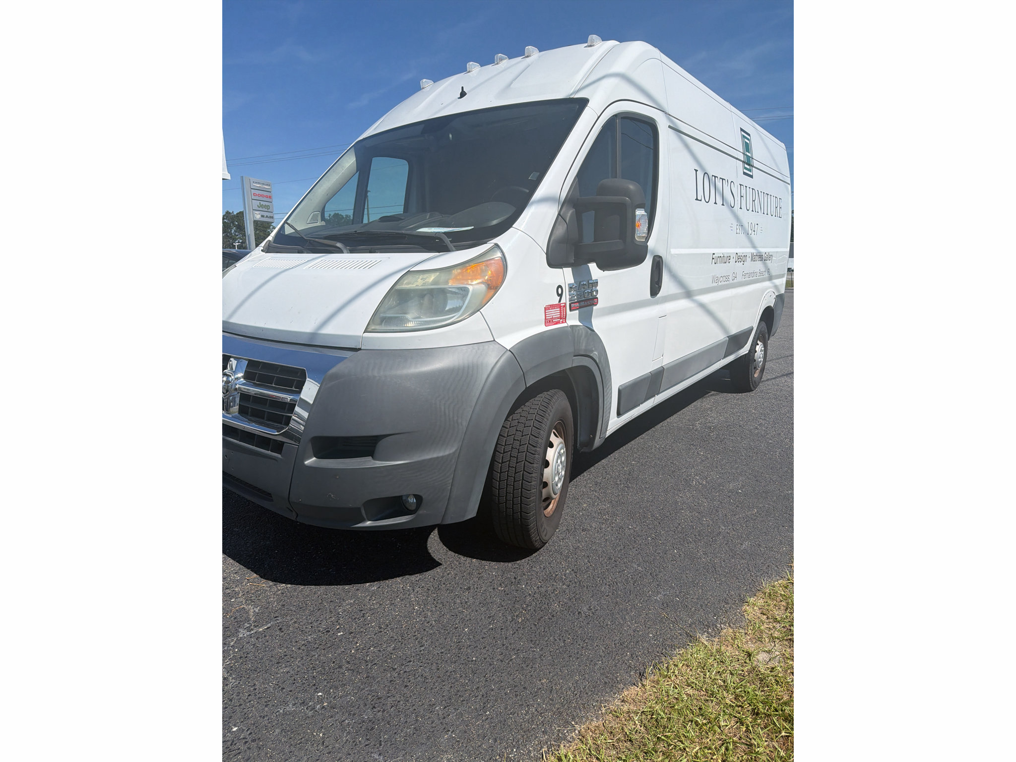 Used 2016 RAM ProMaster 2500 w/ Premium Appearance Group FWD image 1
