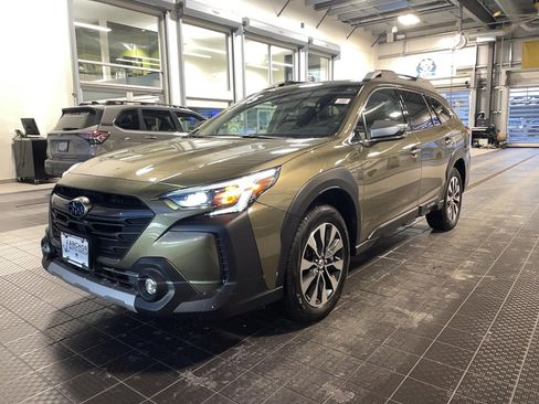 Used 2025 Subaru Outback Touring XT image 2