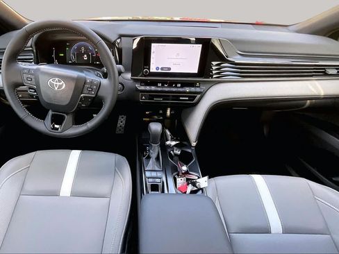 Used 2026 Toyota Camry SE w/ Convenience Package FWD image 15