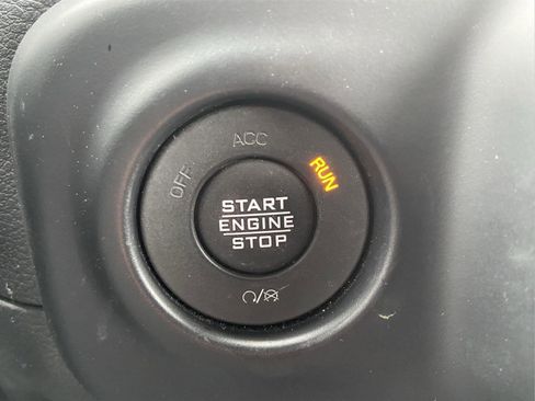 Used 2021 Jeep Wrangler Unlimited Sahara AWD/4WD image 25