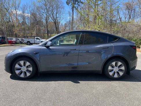 Used 2023 Tesla Model Y Long Range image 3