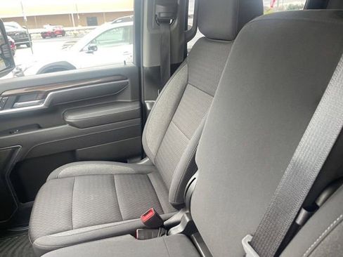 Used 2025 Chevrolet Silverado 2500 LT w/ Convenience Package image 16