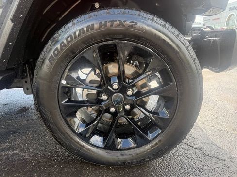 Used 2025 Jeep Wrangler Unlimited Sahara AWD/4WD image 57