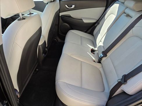 Used 2022 Hyundai Kona Limited image 13