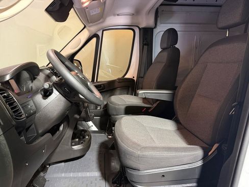 Used 2025 RAM ProMaster 2500 w/ Convenience Group FWD image 6
