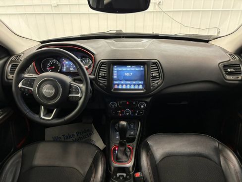 Used 2019 Jeep Compass Trailhawk w/ Cold Weather Group AWD/4WD image 34