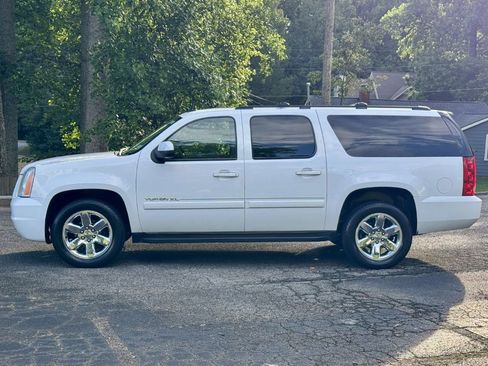 Used 2012 GMC Yukon XL SLT w/ SLT-2 Equipment Package RWD image 4
