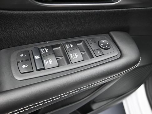 New 2026 Chrysler Pacifica Select image 12